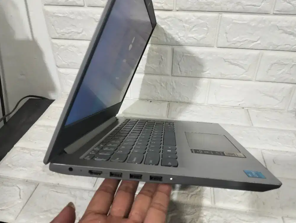 Lenovo slim 3 Intel core i3 GEN 11 madepp RAM 8 SSD 256/FHD win 11