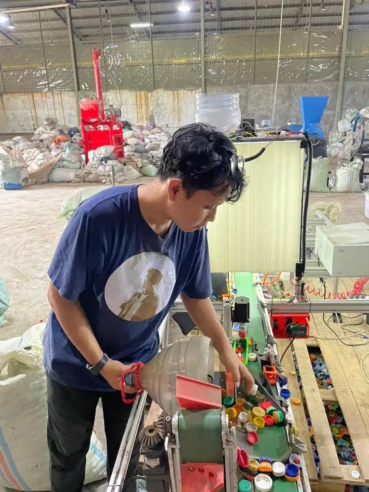 Lowongan Kerja Harian Sortir Tutup Botol