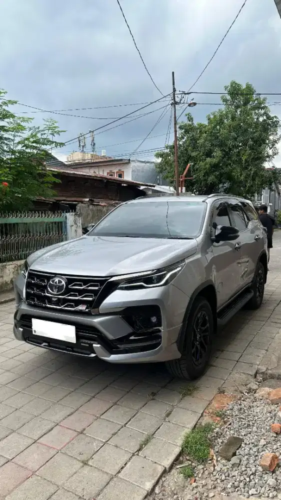 TOYOTA FORTUNER 2.8 4X2 GR SPORT DSL AT 2023