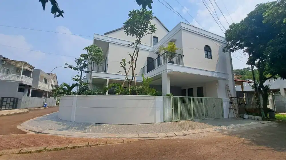 Dijual Rumah Hoek Semi Furnished, Asri di Kencanaloka BSD