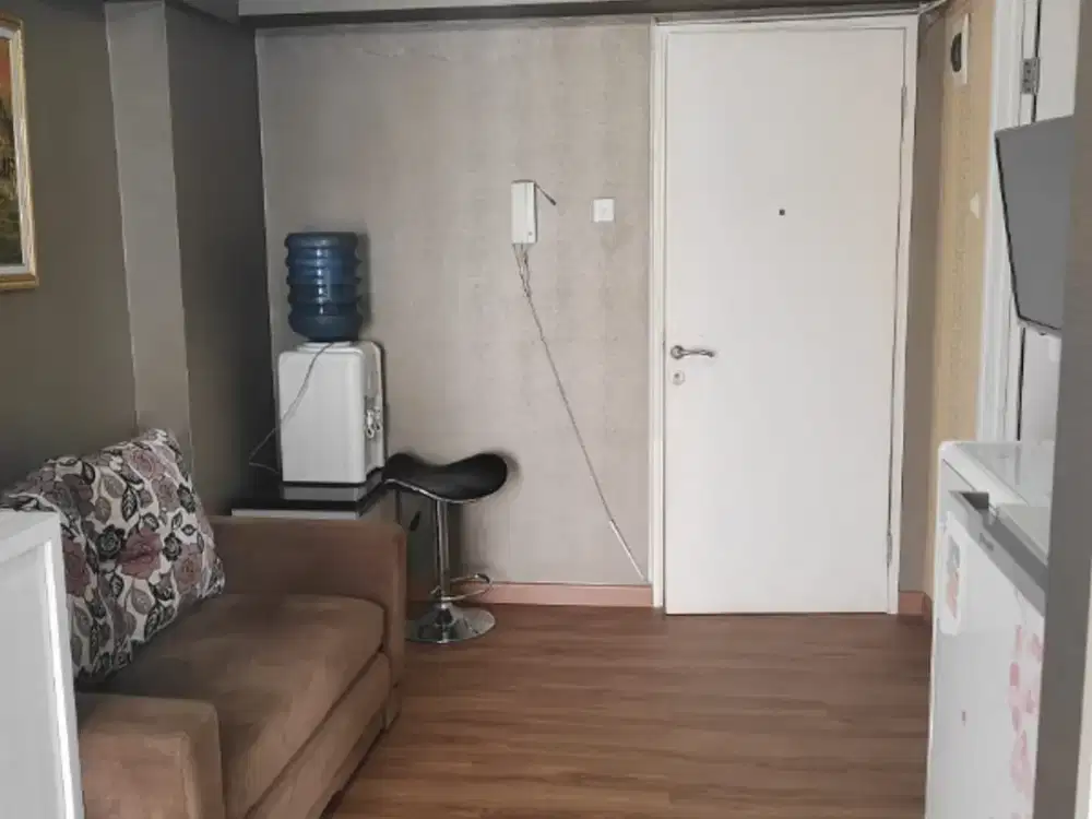 Disewakan Per Tahun. Tipe 2 BR. Full Furnished. Free IPL. Jakarta.