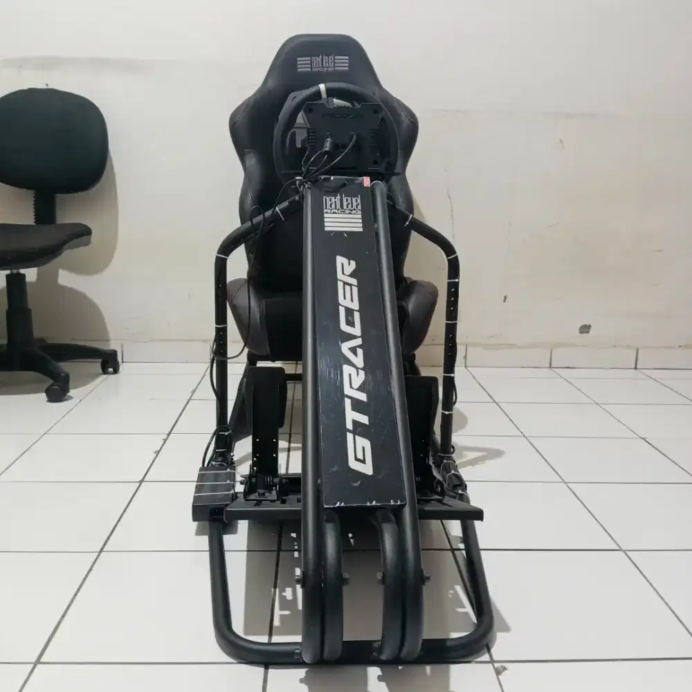 Racing Rig Moza R5 /w 3 pedal + GTRacer Cockpit Bundling