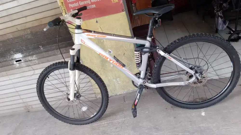 Sepeda polygon supreme 2.0