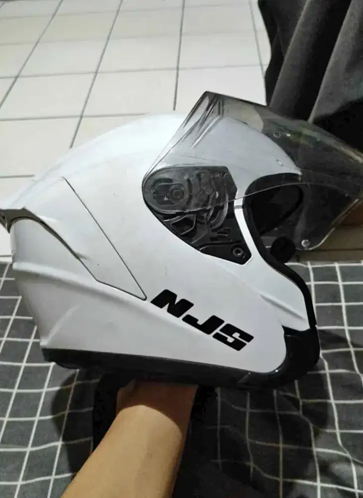 Helm NJS whitee