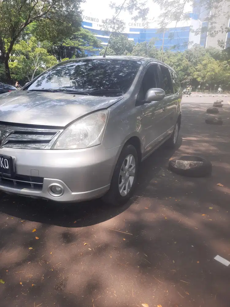 Nissan Grand livina 2011 Bensin