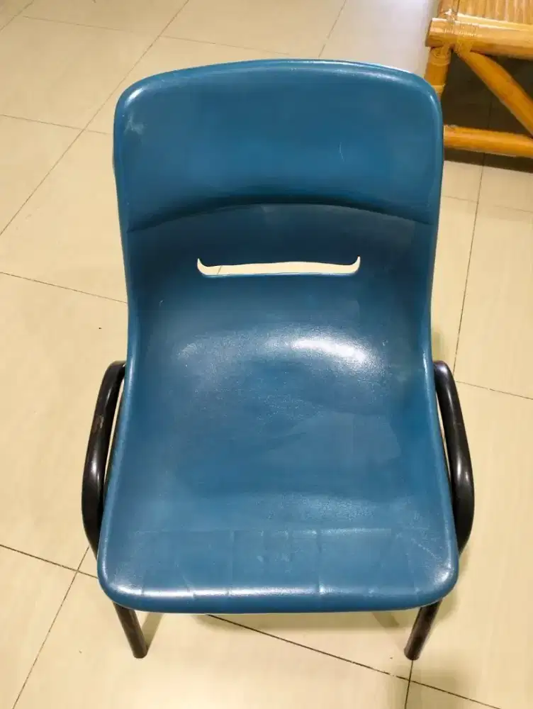 Kursi duduk tamu ada 80 pcs mau di jual