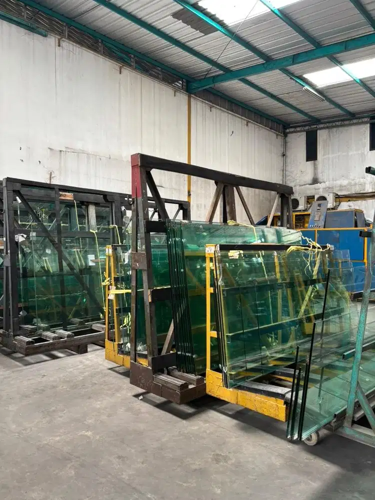 KACA TEMPERED BEKAS