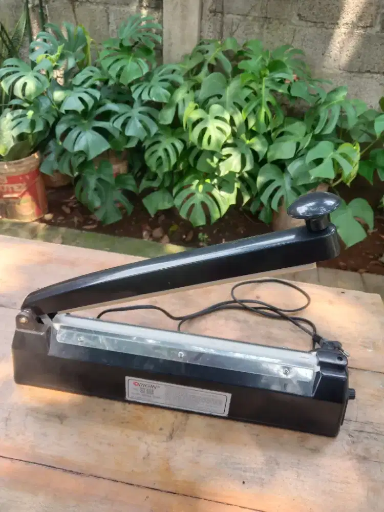Alat Pres Pelastik 30 cm.