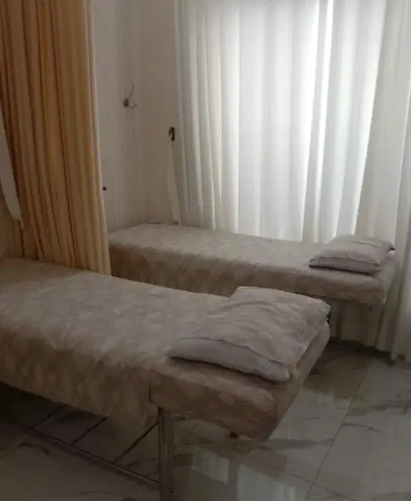 Kasur bed eyelash atau bed salon