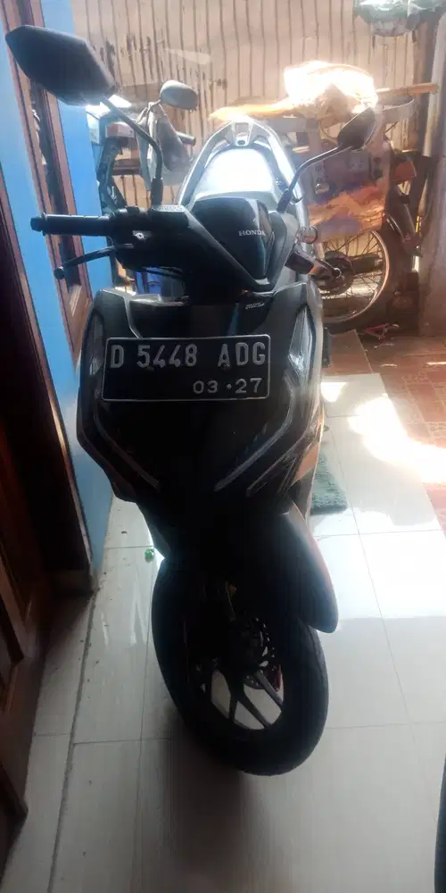 Bismillah... Dijual  honda  vario  125cc iss  harga  17juta net  .