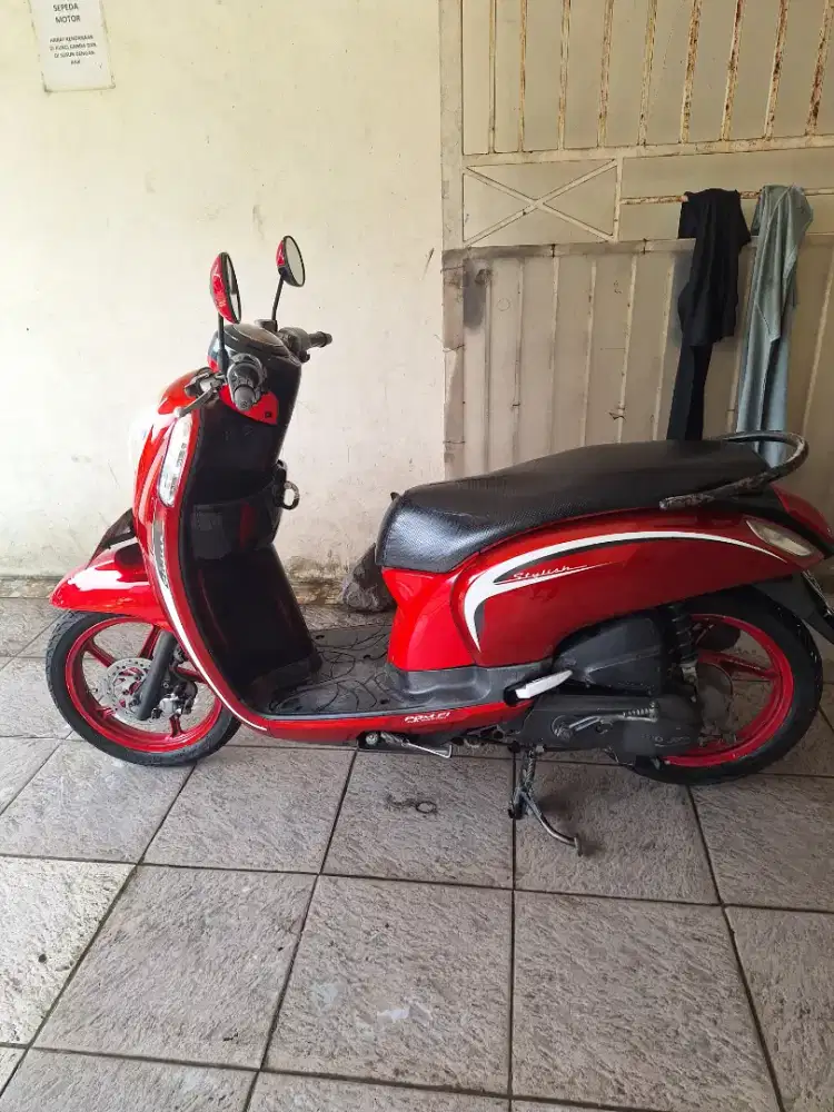 Scoopy2013 motor tangan pertama