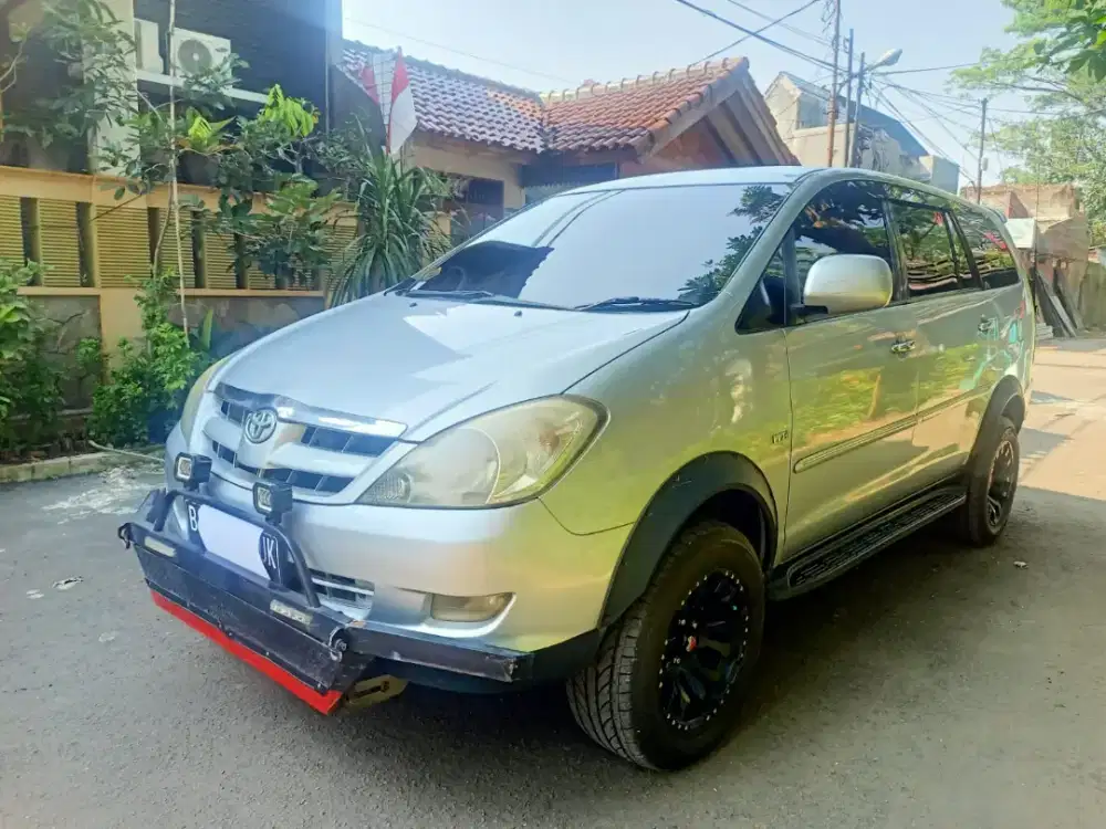 Toyota Kijang Innova 2006 Bensin