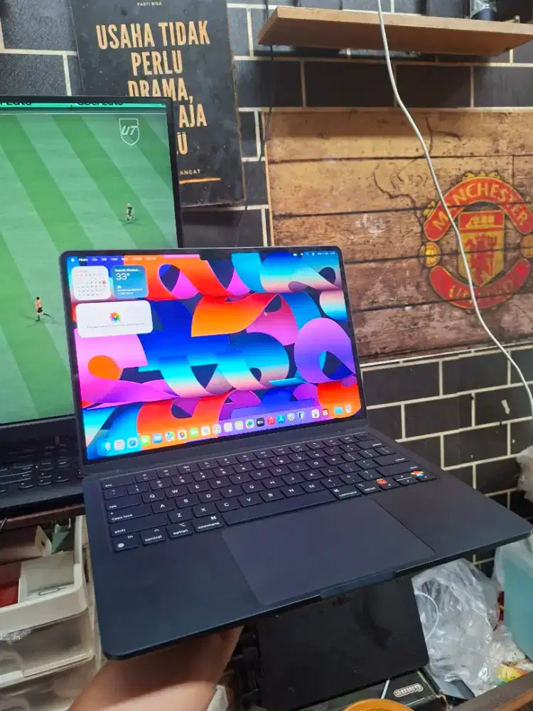 Macbook Air M3 2024 iBox Mulus Normal Bisa TT