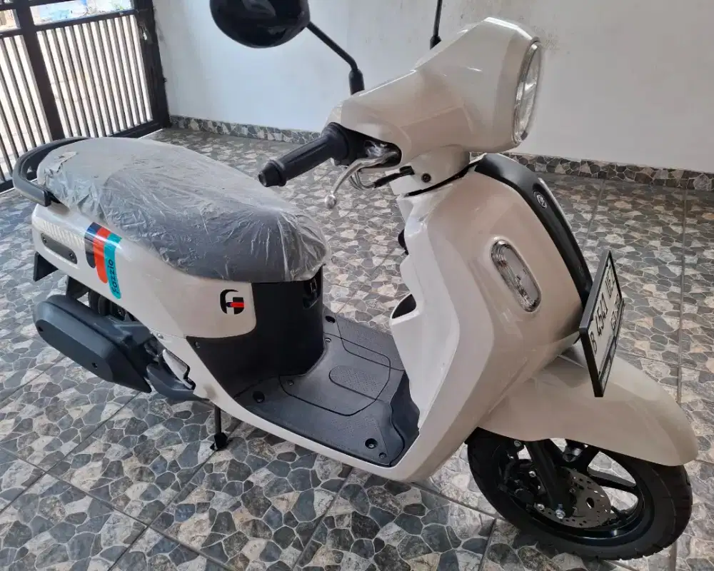 Km 4rb keyless DKI, yamaha fazzio 125 LED 2025 bln 3 pajak panjang.