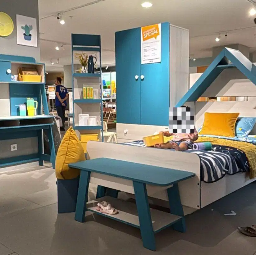 Dijual Cepat! Set Kamar Tidur Prudie Informa Masih Bagus