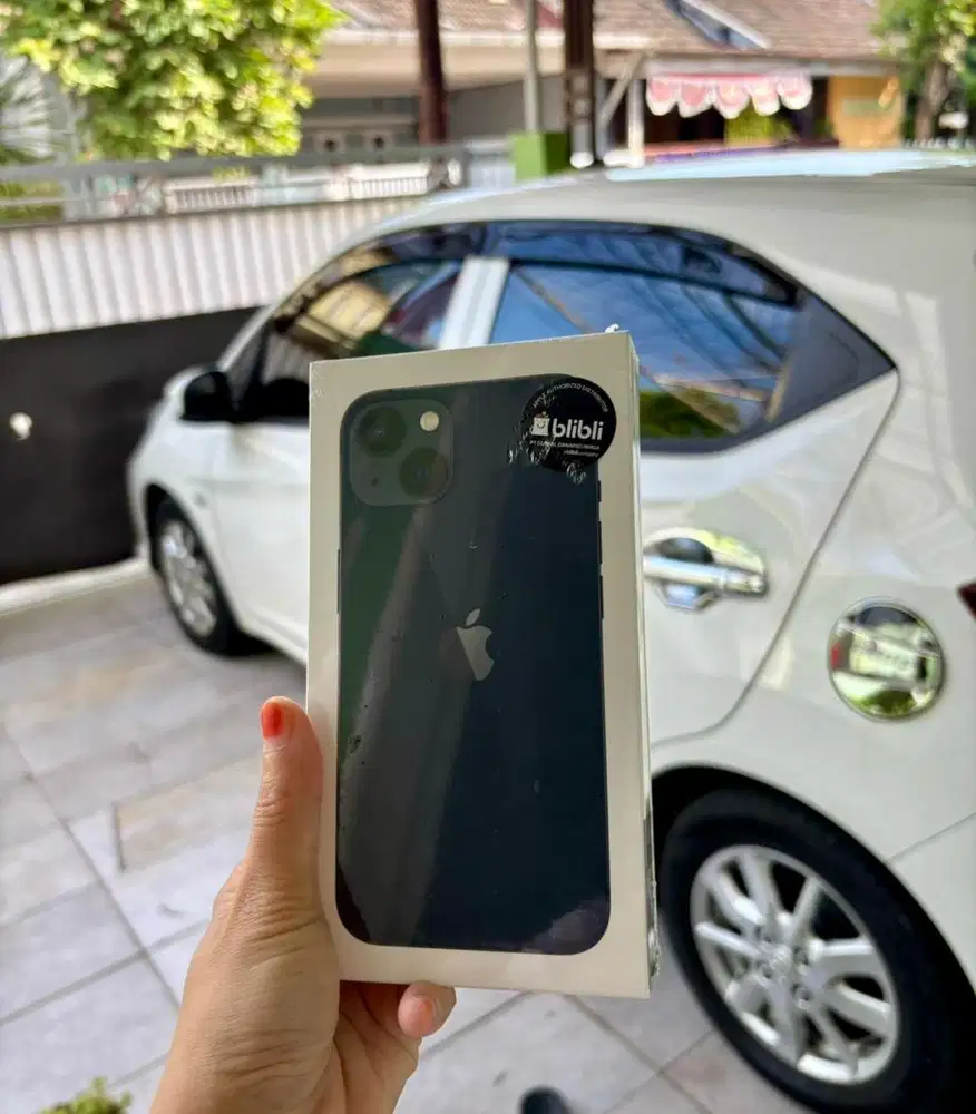 Iphone 13 128gb BNIB (midnight)