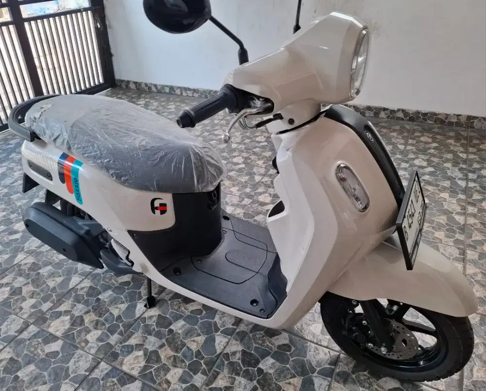 Km 4rb keyless DKI, yamaha fazzio 125 LED 2025 bln 3 pajak panjang.