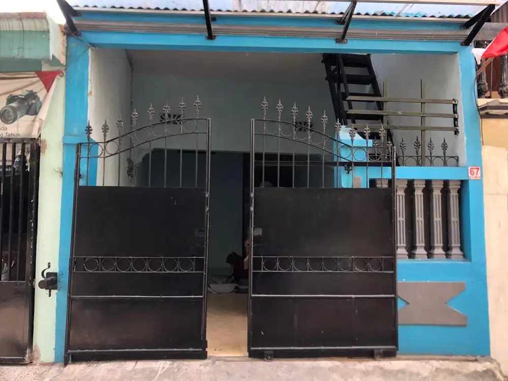 RUMAH DIKONTRAKAN 2 LANTAI