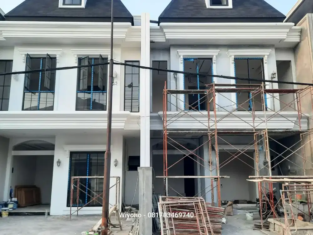 Rumah Dharmahusada Indah Baru Gres Dengan 6 kamar tidur Dekat RSUD dr. Soetomo Surabaya