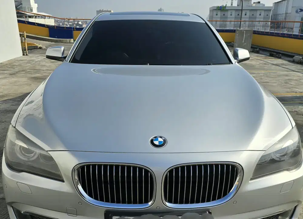BMW 730Li 2010 Bensin