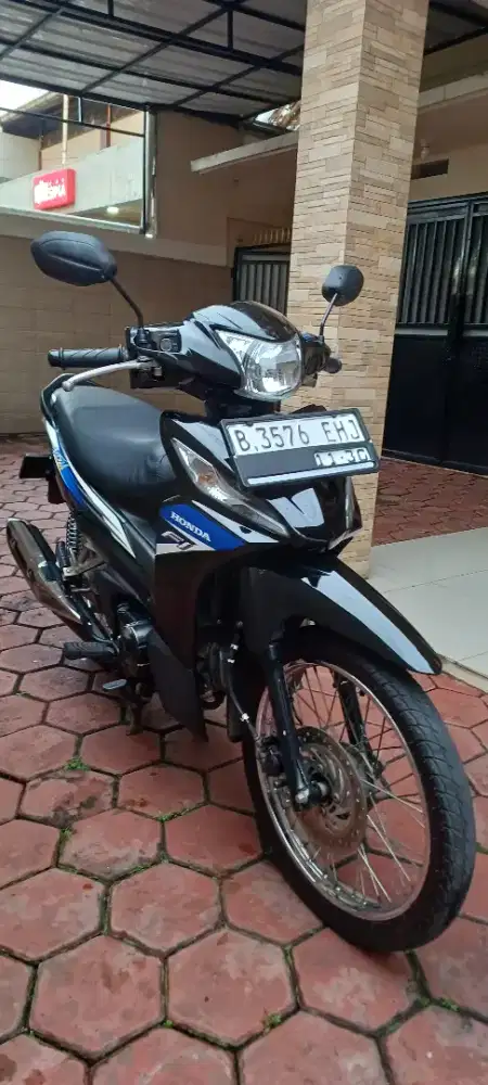 Di jual Honda New Revo Fi 2015
