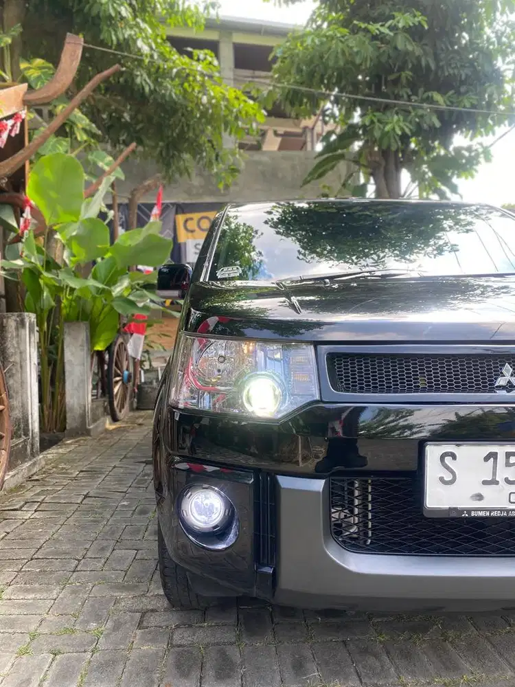 Km 48 rb Mitsubishi delica standar 2014 hitam