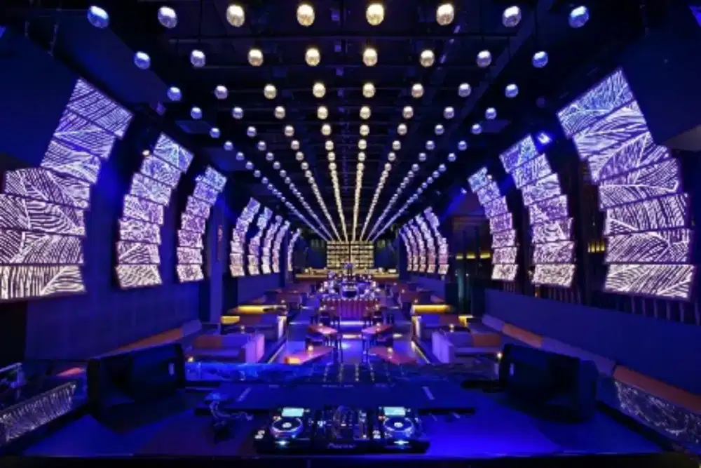 Karaoke ,dan spa +++