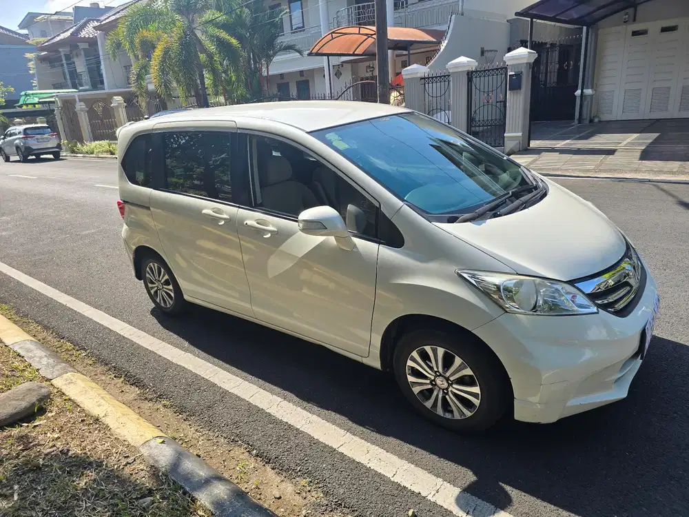 Honda Freed 1.5 E PSD 2012 Bensin