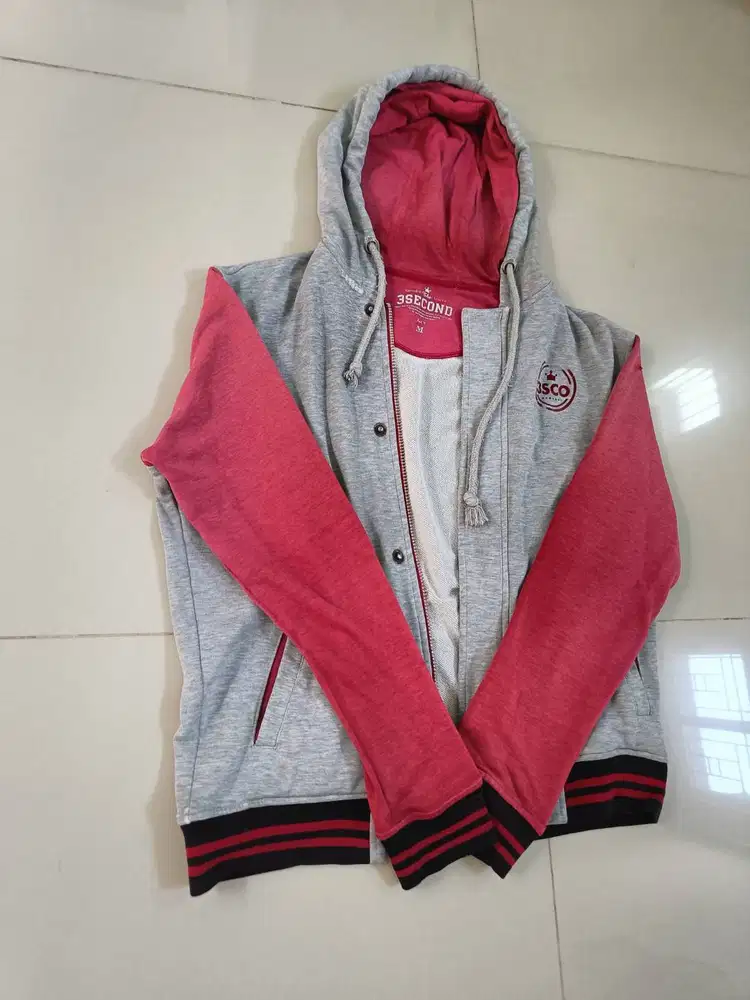 Jaket 3second size M cowo pria