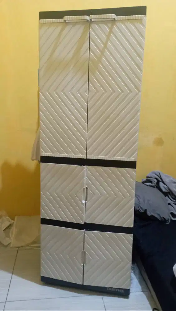 Dijual lemari plastik