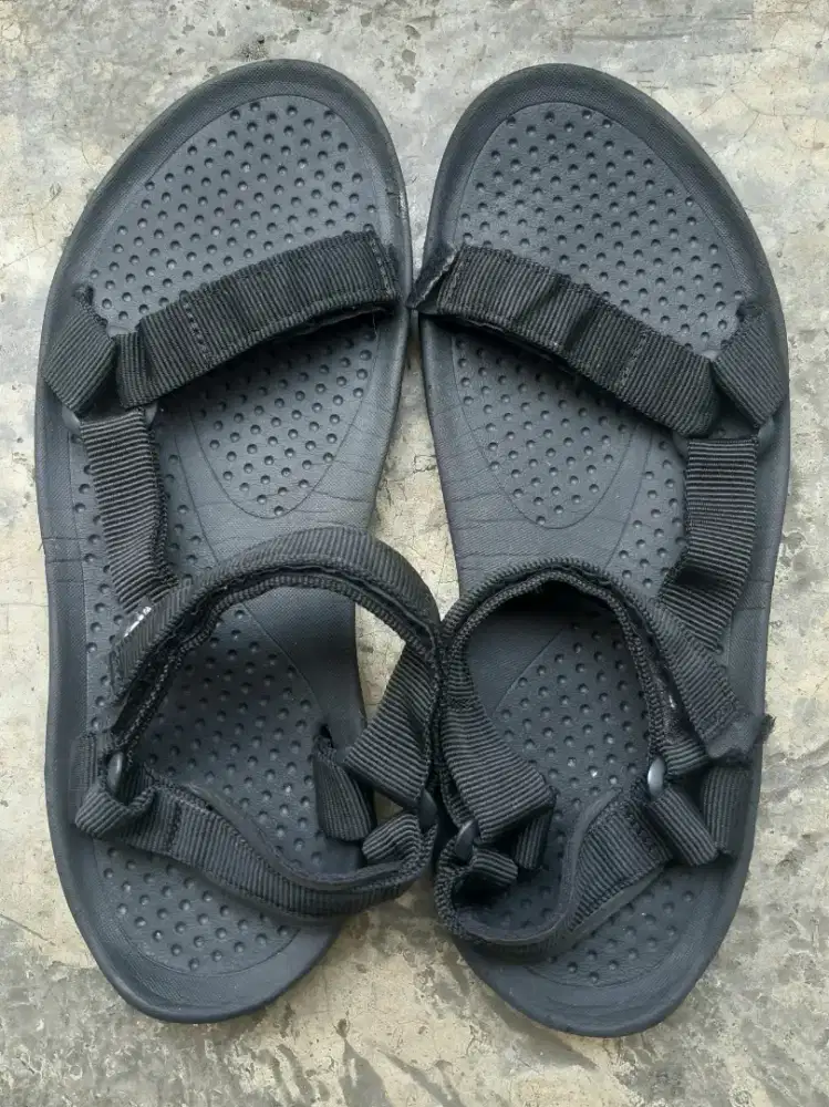 SENDAL GUNUNG TEVA 44 ORIGINAL MINUS