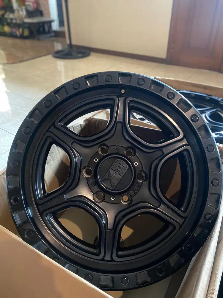Velg original kmc portal r18 pajero fortuner hilux triton ranger ori