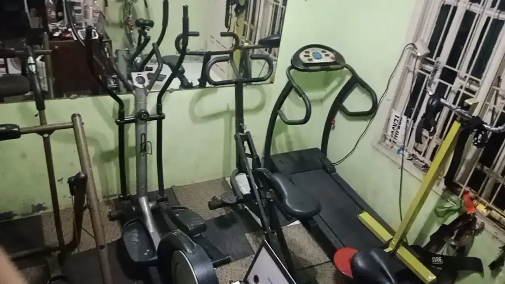 Jual borongan alat gym full set kondisi msh gres