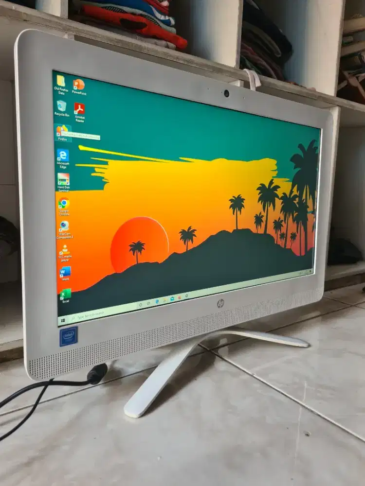 PC ALL IN ONE HP SLIM LAYAR 20 INCH