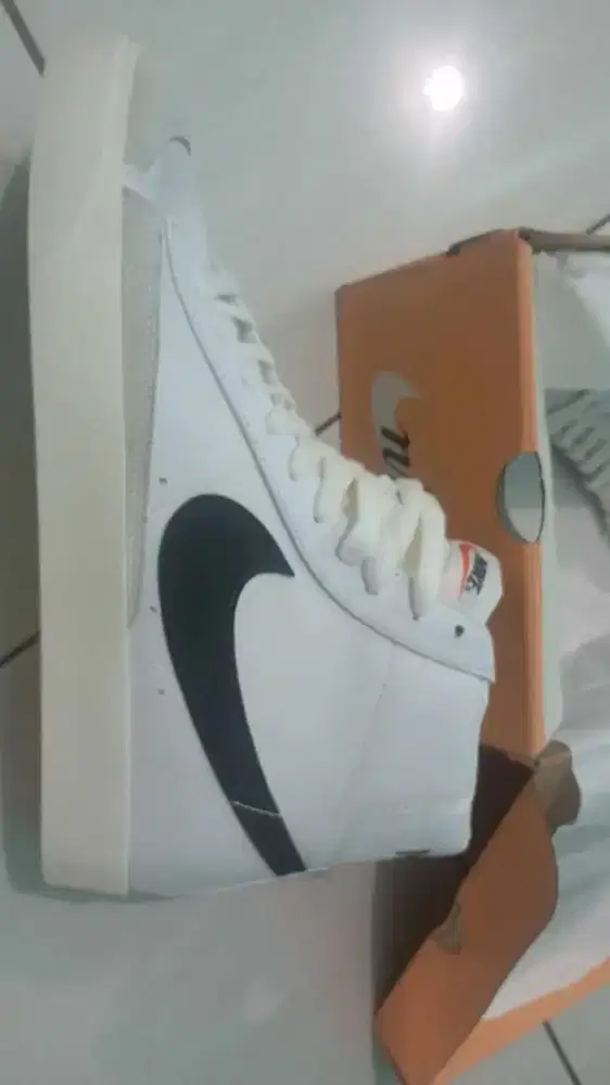 SEPATU NIKE LIKE NEW