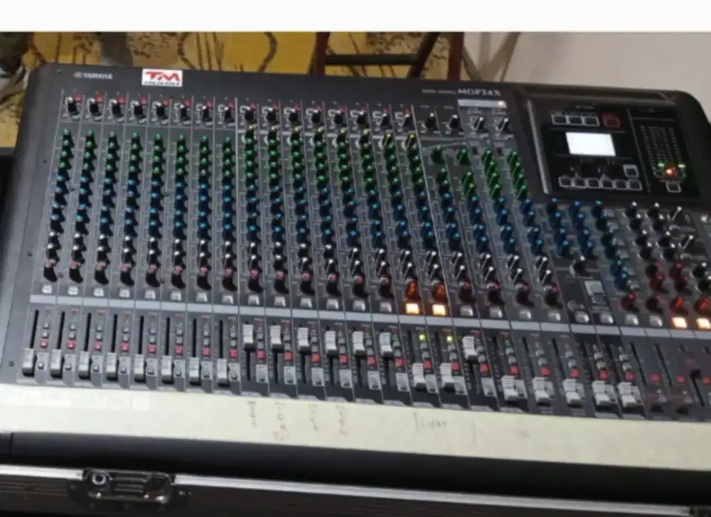 Mixer yamaha mgp 24 X