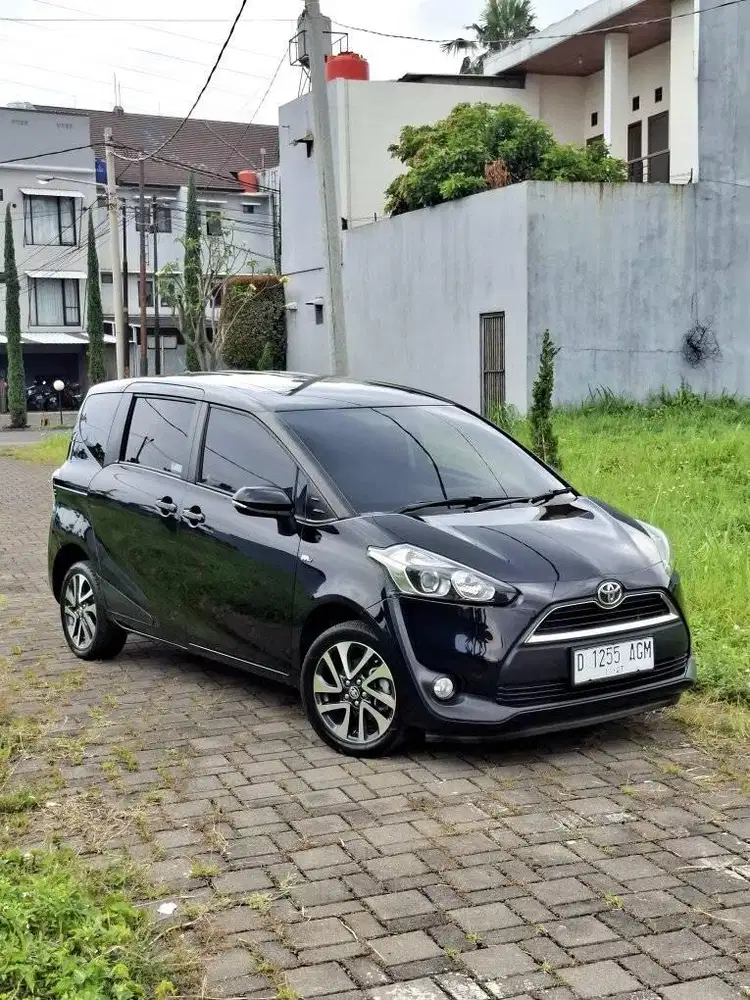 Dp 16 jt Toyota Sienta V matic 2018