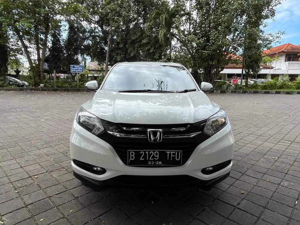 HONDA HRV E MATIC 2016 PUTIH ISTIMEWA LOW KM