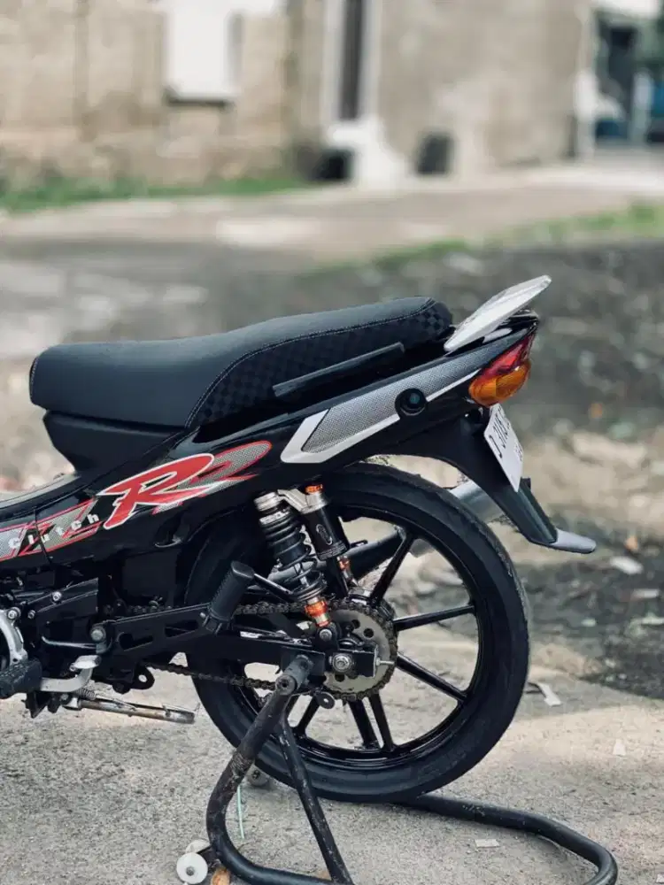 YAMAHA F1ZR 2002