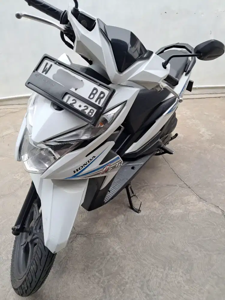 JuaL Honda Beat milik Pribadi,Warna idoLa si PUTIH..