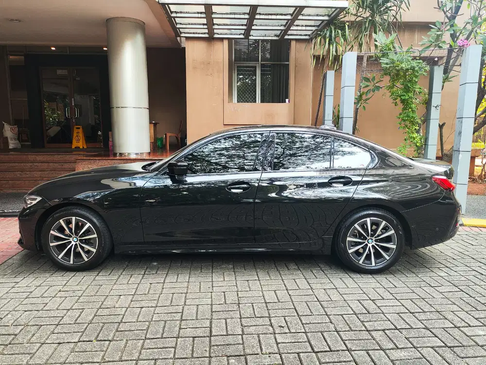 BMW 320i 2021 ( Pemilik Pertama )