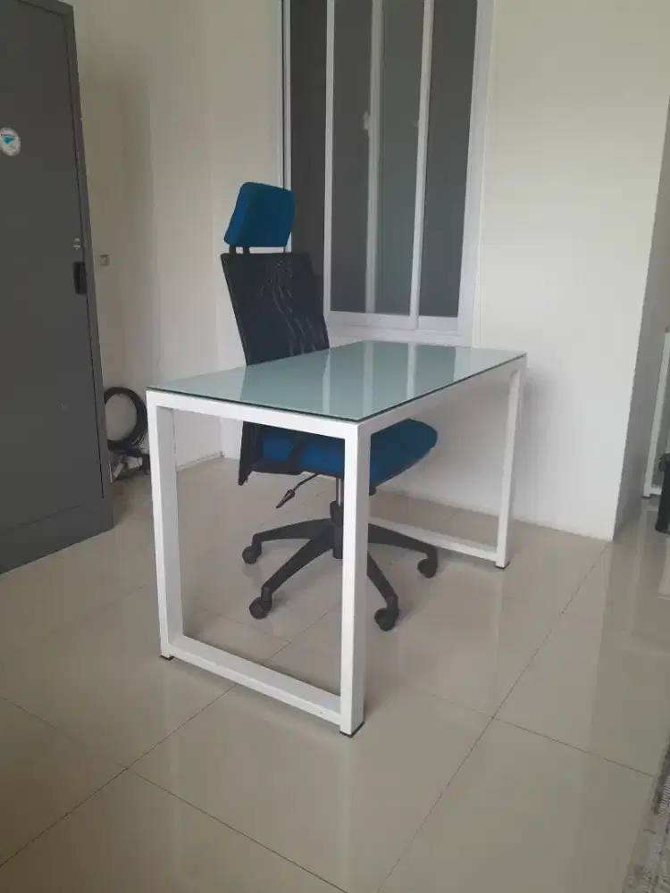 Dijual meja tulis rangka besi