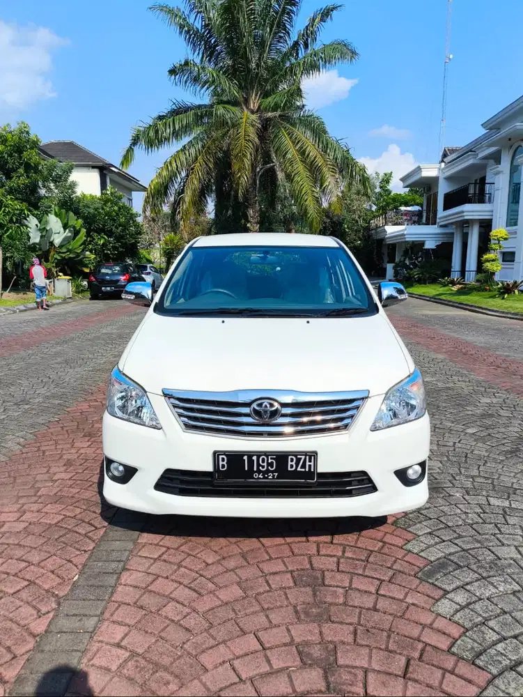 Kijang Innova 2.0 G Bensin Matic 2012