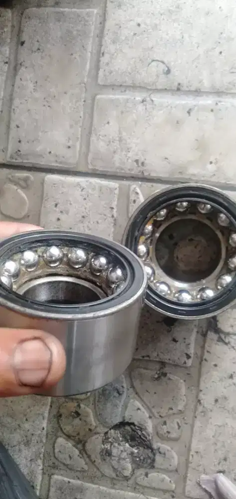 BERING RODA DEPAN MOBILLIO ORIGINAL