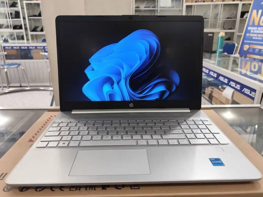 LAPTOP HP 15 DY5131WM Baru Intel Core i3-1215U RAM 8GB SSD 256GB