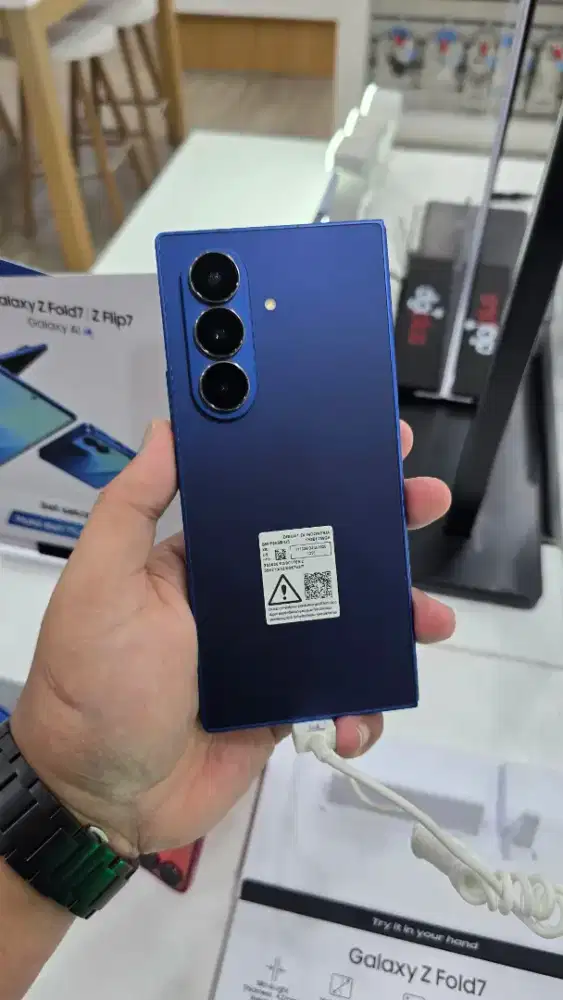 SAMSUNG Z FOLD7 FREE BUDS3 FE