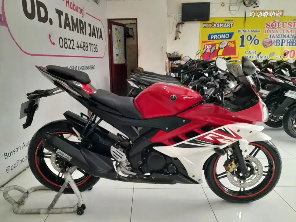 YAMAHA R15 V2 2015