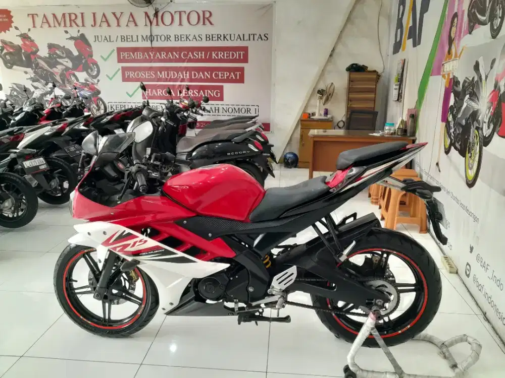 LANGKA YAMAH R15 V2 2015
