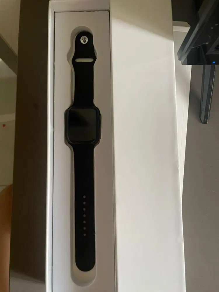 Iwatch series 5 nikr edition (44mm)