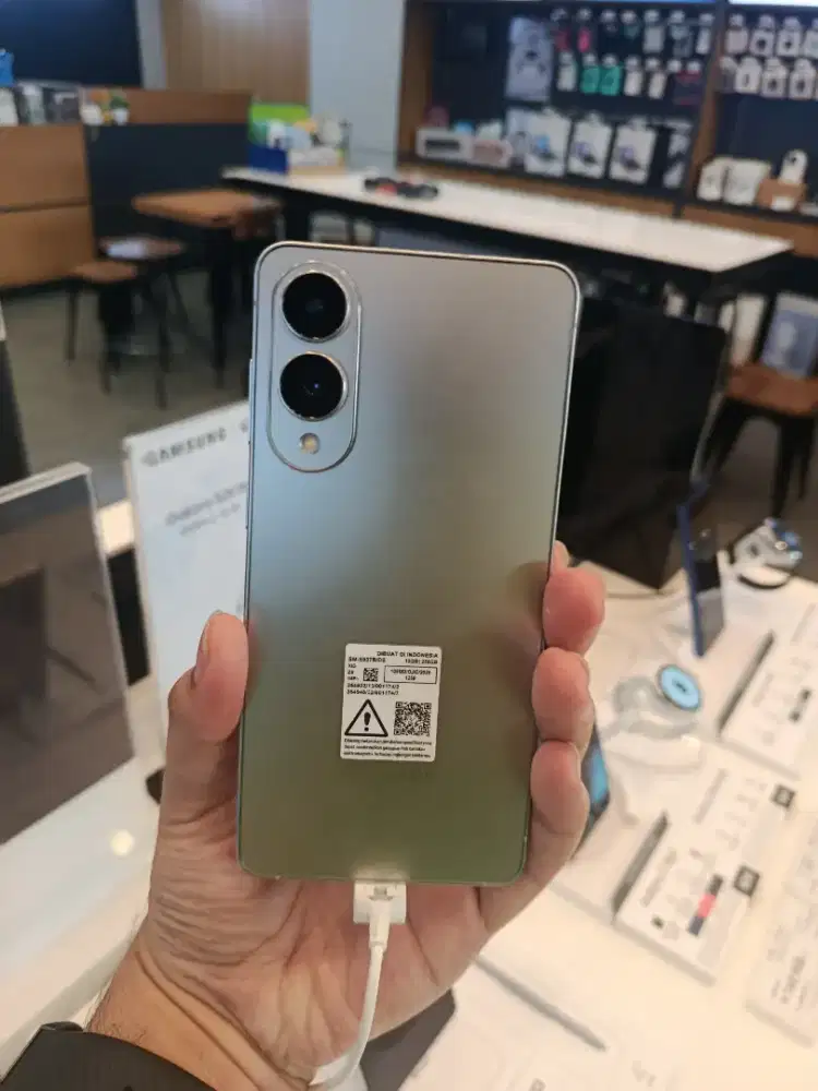 JUAL SAMSUNG S25 EDGE 12/256 NEW